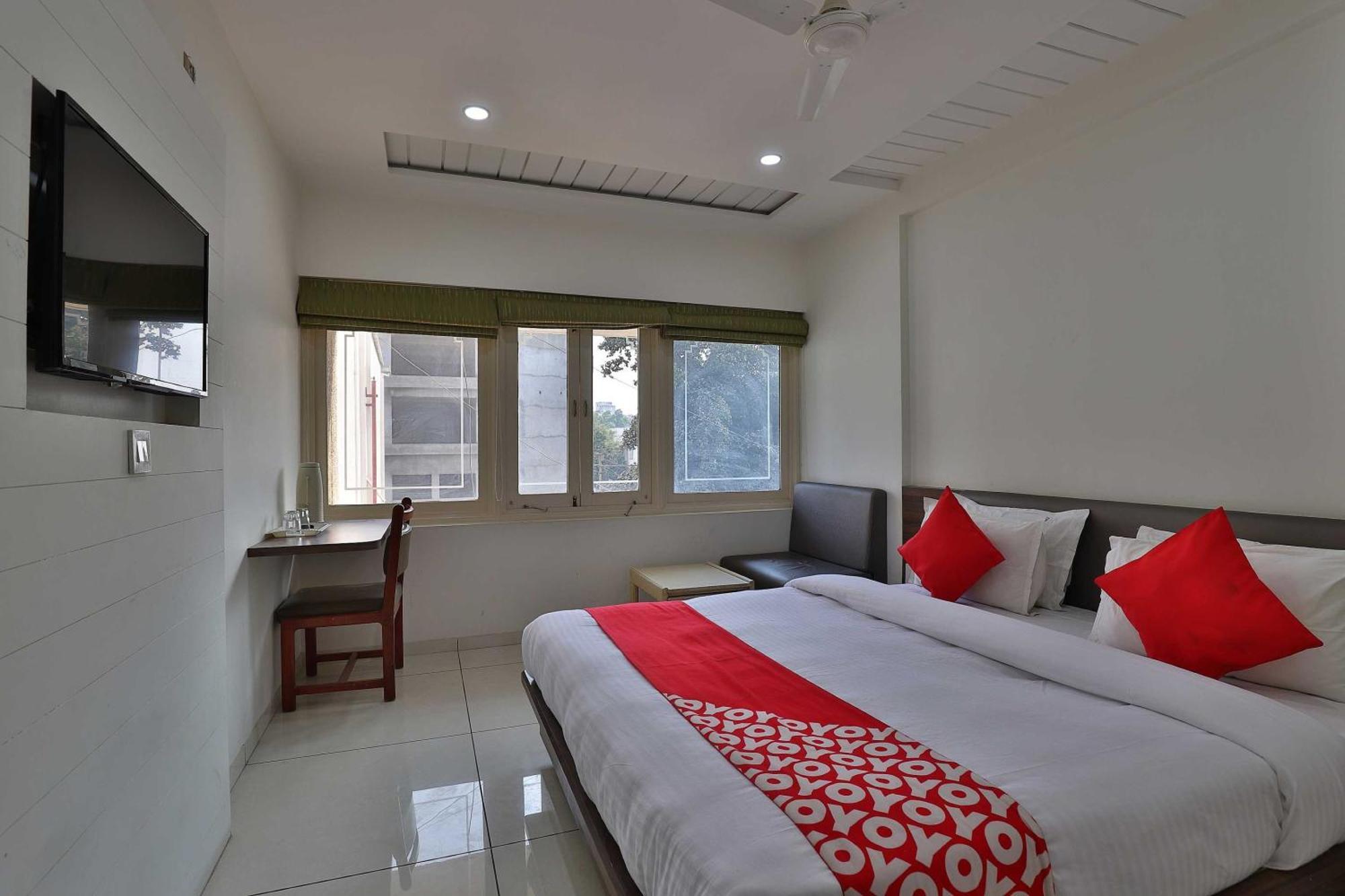 Hotel Panchsheel Vadodara Exterior foto