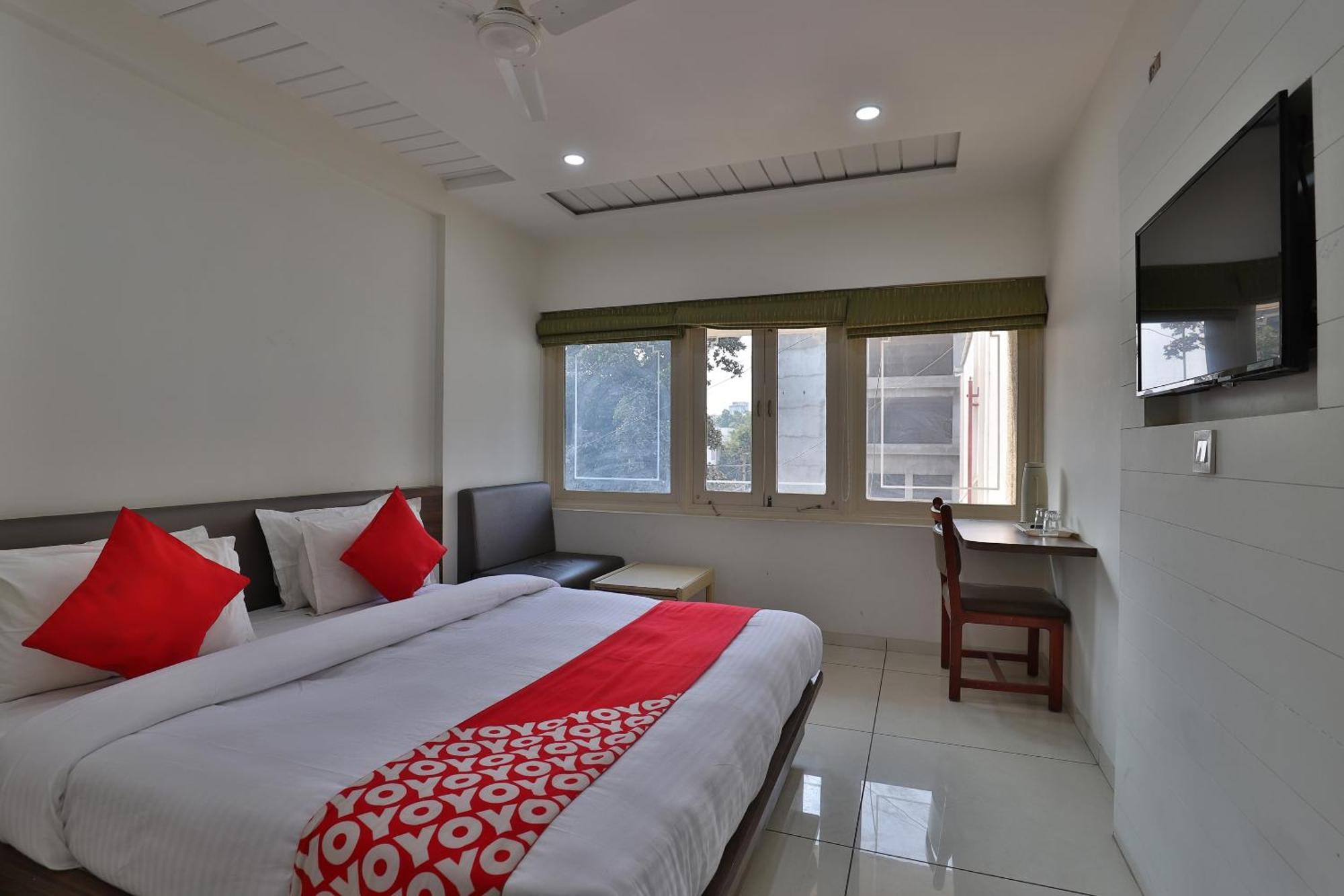 Hotel Panchsheel Vadodara Exterior foto
